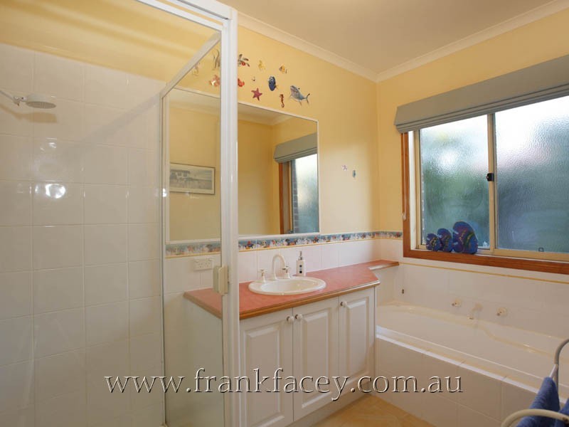 62 Jerilderie Drive, Berwick VIC 3806