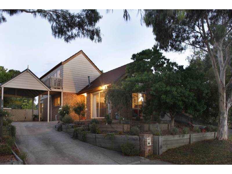 26 Valley View Drive, Berwick VIC 3806