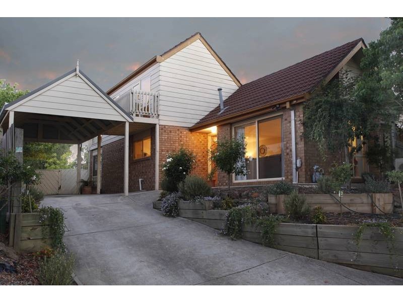 26 Valley View Drive, Berwick VIC 3806