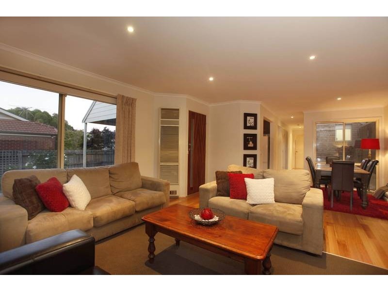 26 Valley View Drive, Berwick VIC 3806
