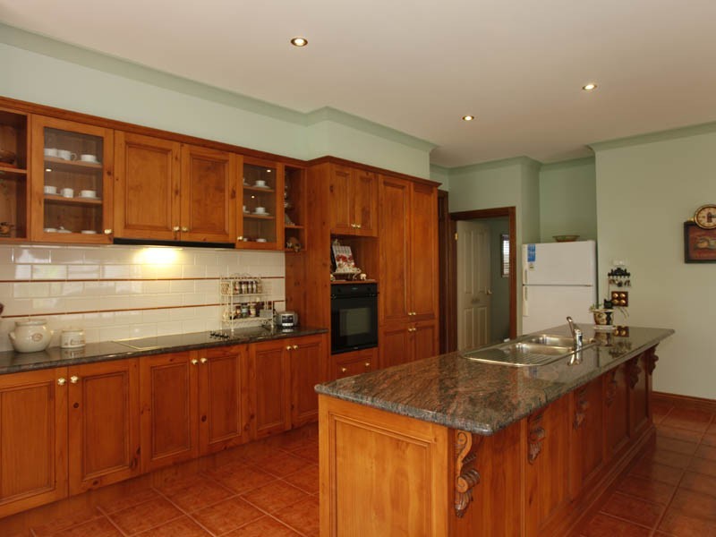 11 Valda Close, Berwick VIC 3806