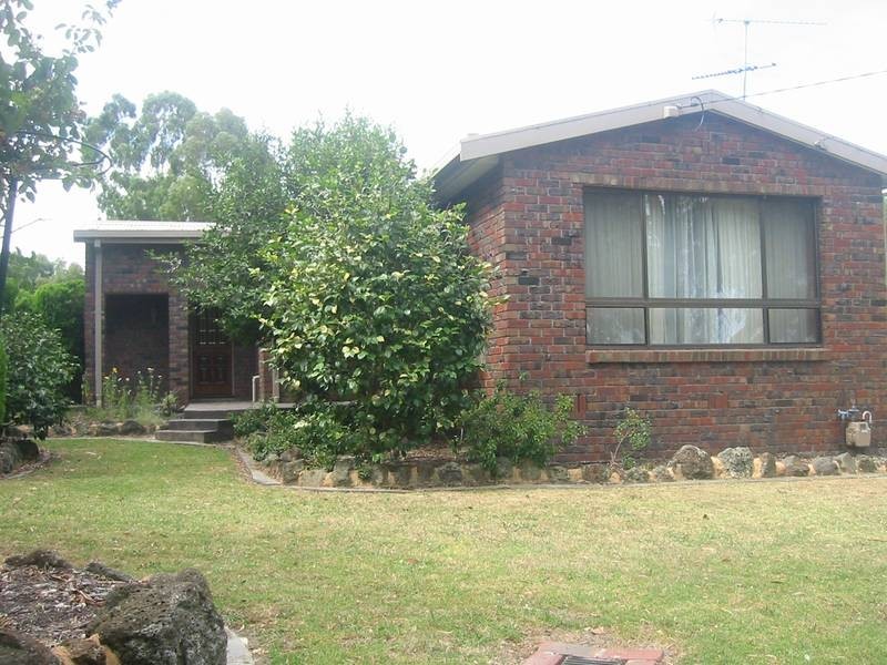 269 Princes Highway, Officer VIC 3809