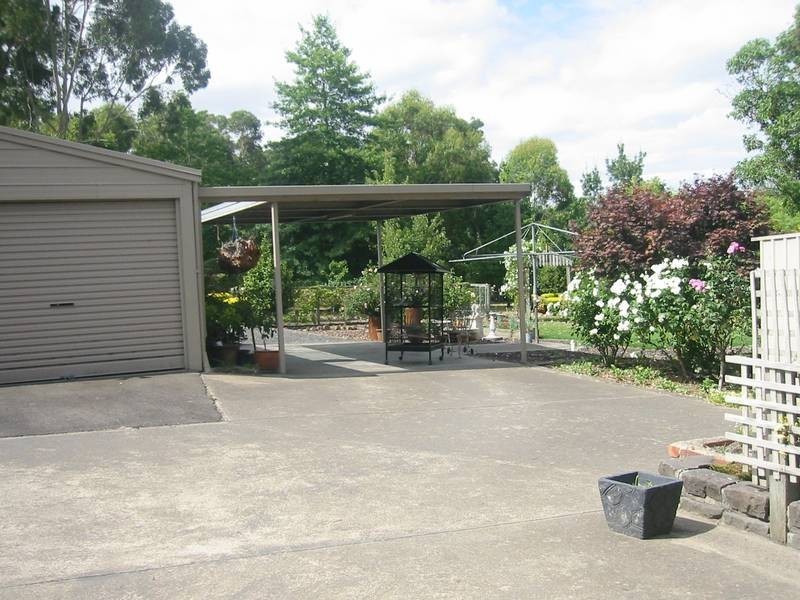 269 Princes Highway, Officer VIC 3809