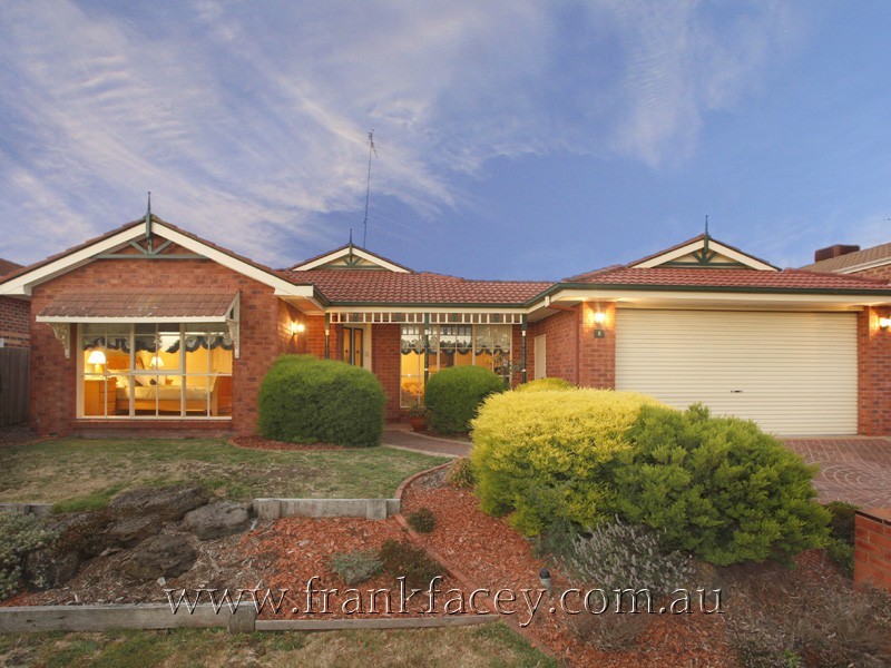 8 Harcourt Way, Berwick VIC 3806