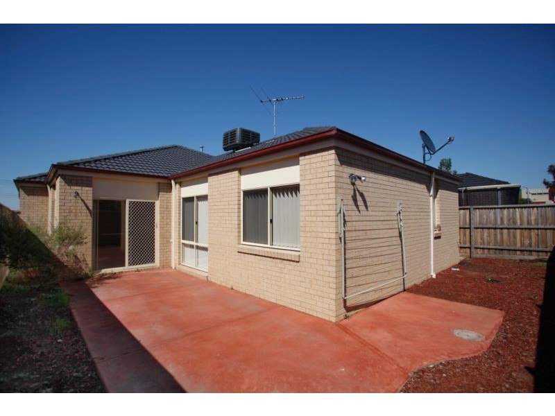 20 Lagoon Row, Officer VIC 3809