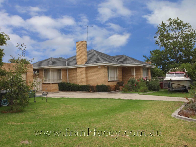 18 Peel Street, Berwick VIC 3806