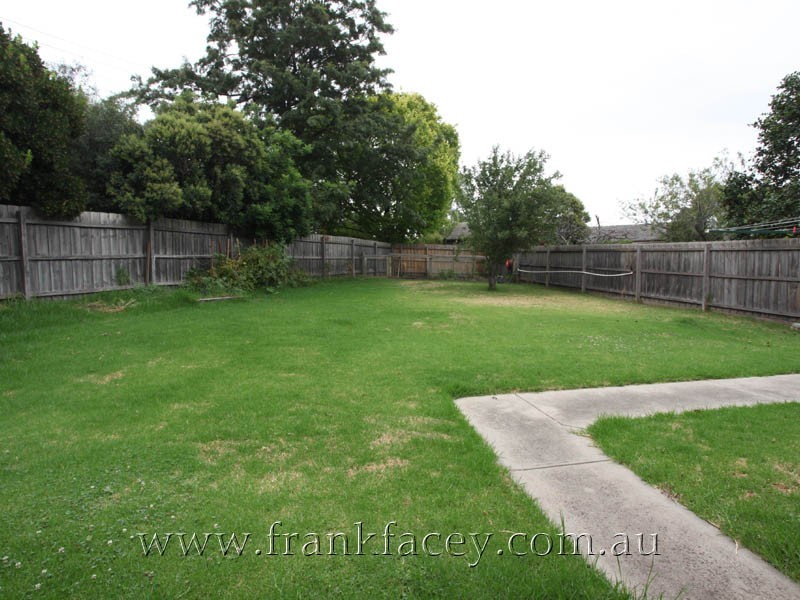 18 Peel Street, Berwick VIC 3806