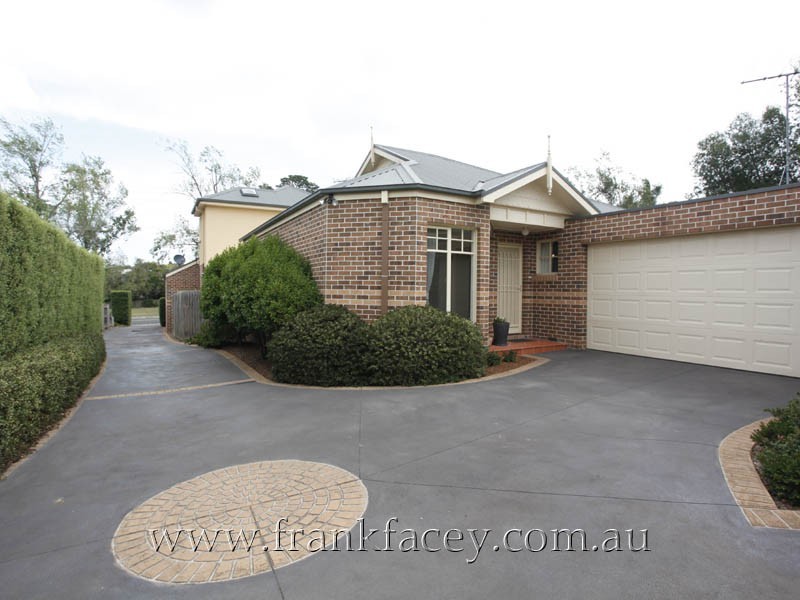 3/183 High Street, Berwick VIC 3806