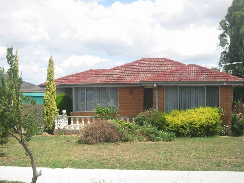 9 Meadow Wood Walk, Narre Warren VIC 3805