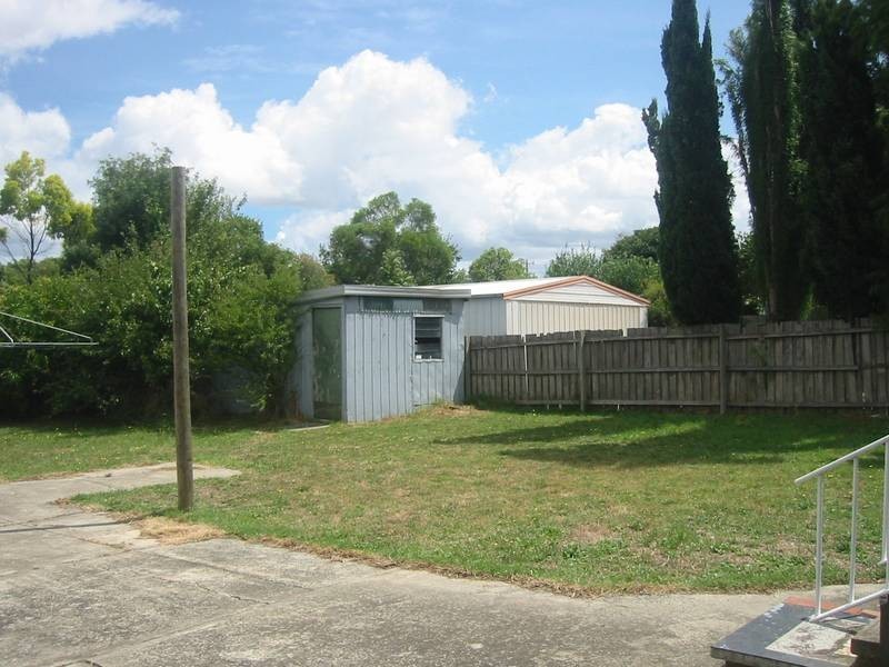 9 Meadow Wood Walk, Narre Warren VIC 3805