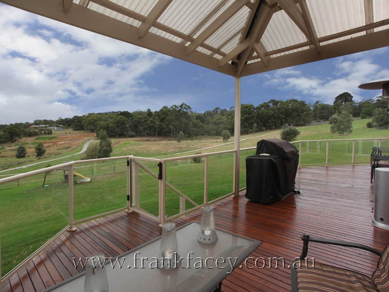 6 Valley Drive, Beaconsfield Upper VIC 3808