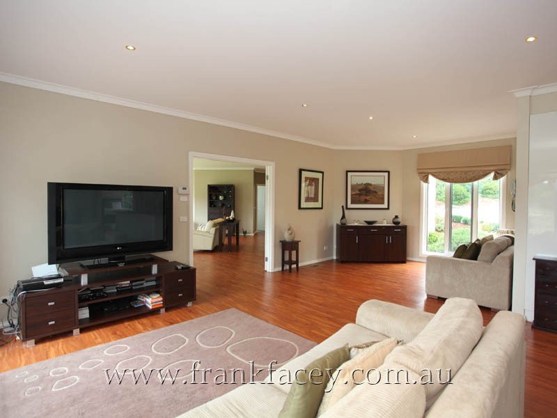 6 Valley Drive, Beaconsfield Upper VIC 3808