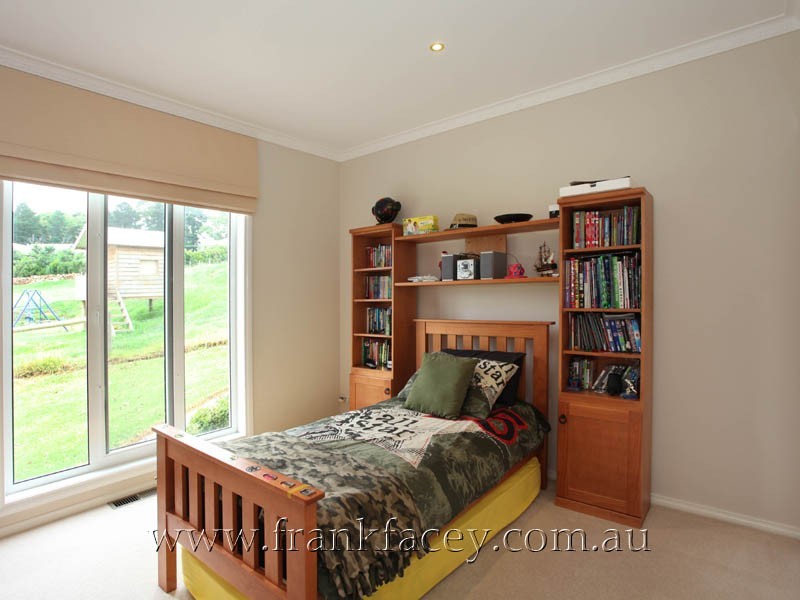 6 Valley Drive, Beaconsfield Upper VIC 3808