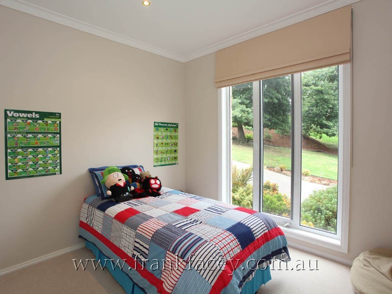 6 Valley Drive, Beaconsfield Upper VIC 3808