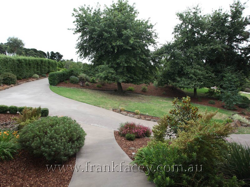 6 Valley Drive, Beaconsfield Upper VIC 3808