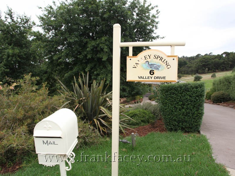 6 Valley Drive, Beaconsfield Upper VIC 3808