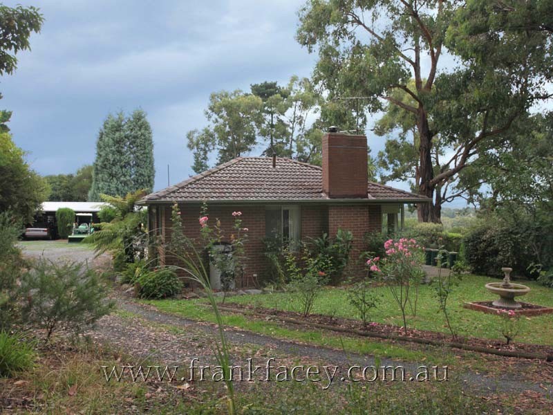 25 Aura Vale Road, Menzies Creek VIC 3159