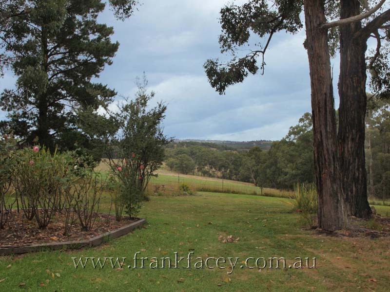 25 Aura Vale Road, Menzies Creek VIC 3159