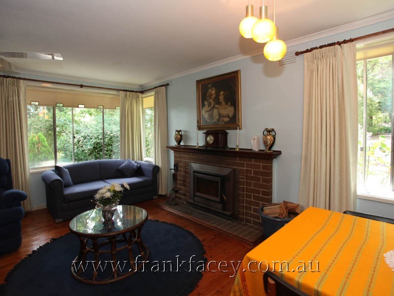 25 Aura Vale Road, Menzies Creek VIC 3159