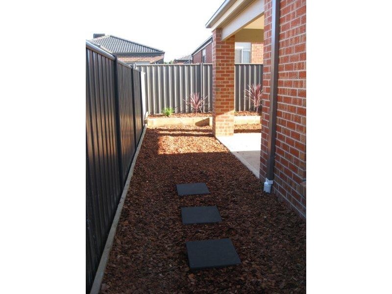 3 Sabel Drive, Cranbourne North VIC 3977