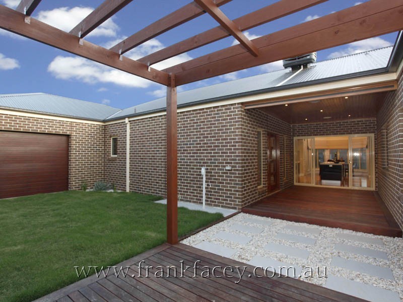 11 Duke Street, Berwick VIC 3806
