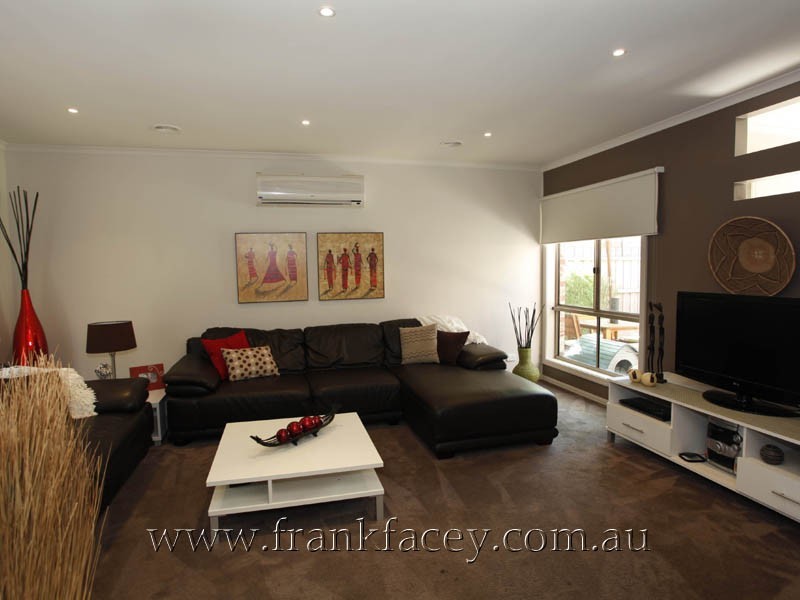 1/57 Wallace Street, Beaconsfield VIC 3807