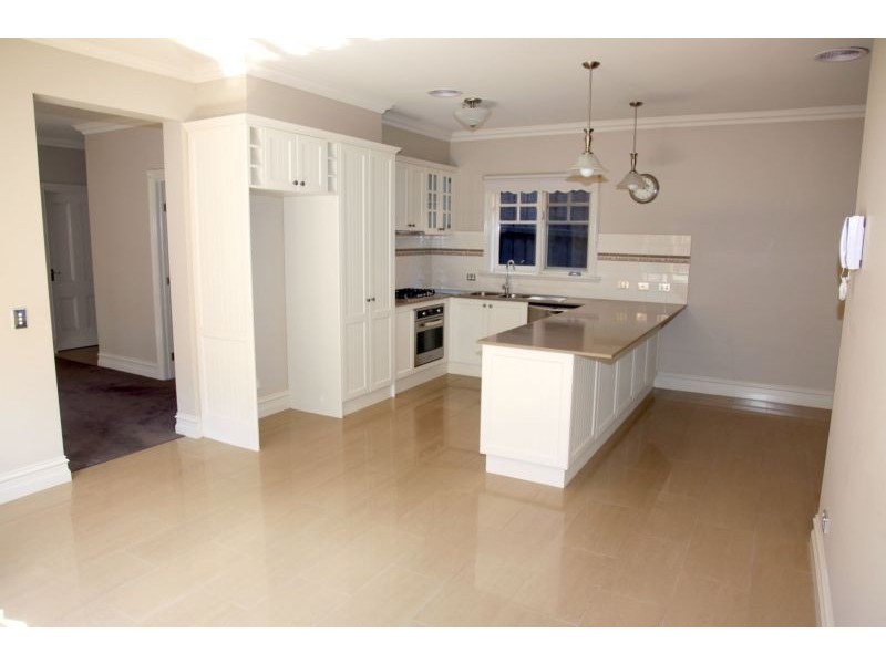 8a Palmerston Street, Berwick VIC 3806