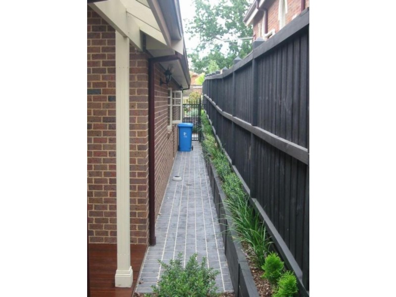 8a Palmerston Street, Berwick VIC 3806