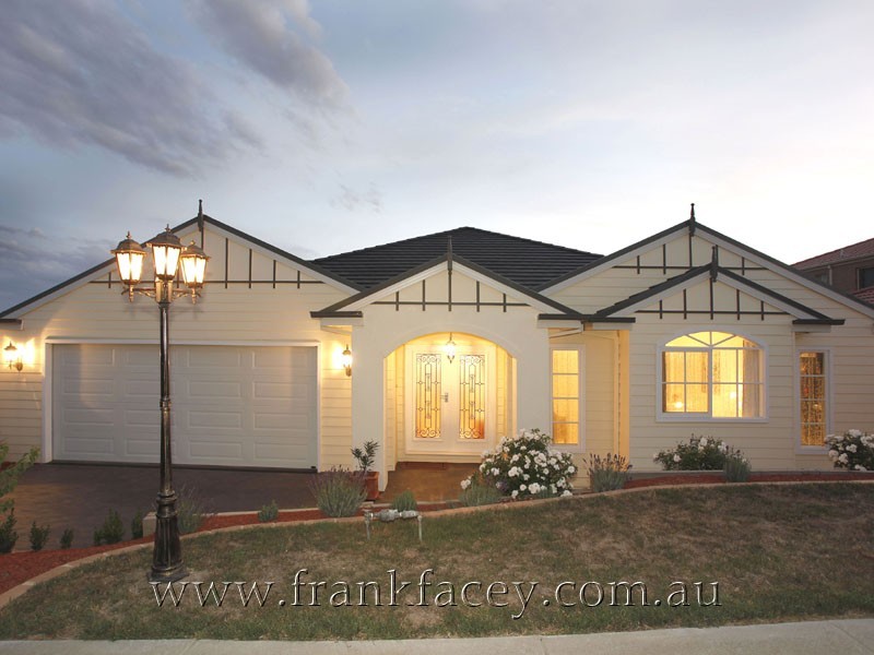 15 Sheldon Drive, Berwick VIC 3806
