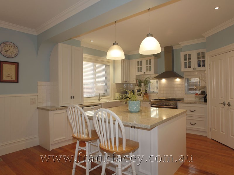 15 Sheldon Drive, Berwick VIC 3806