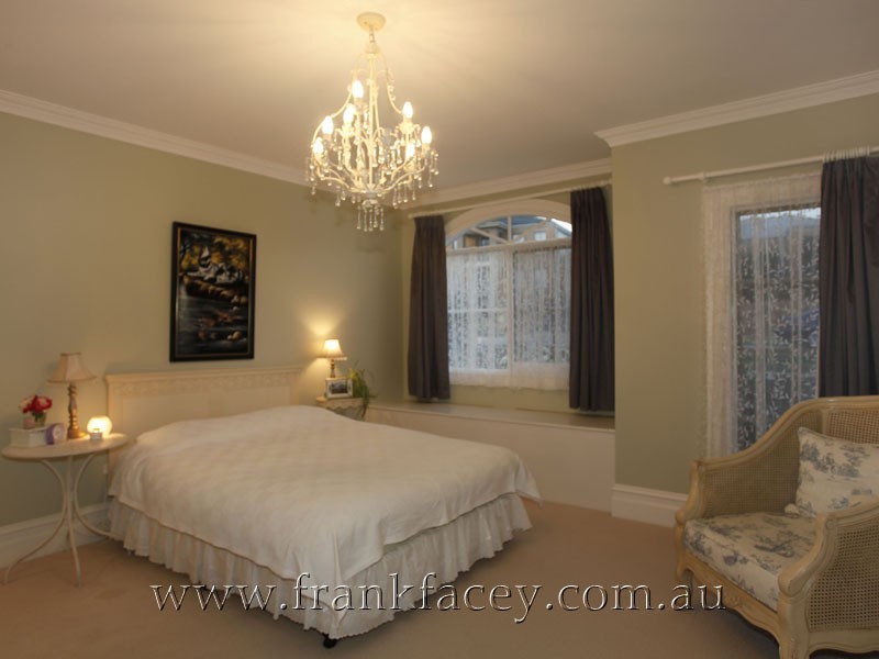 15 Sheldon Drive, Berwick VIC 3806