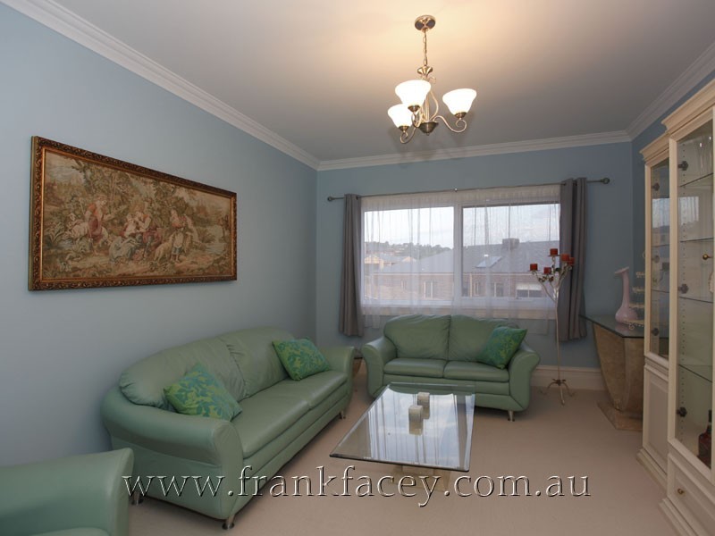 15 Sheldon Drive, Berwick VIC 3806