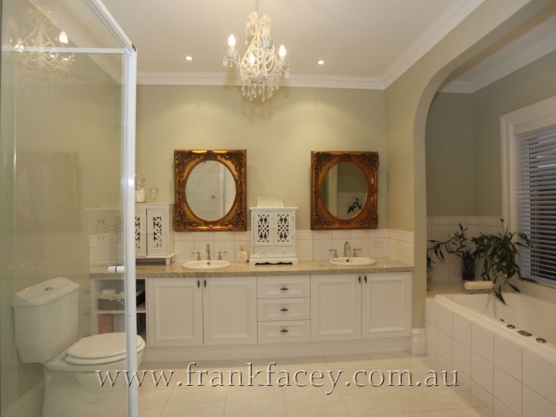 15 Sheldon Drive, Berwick VIC 3806