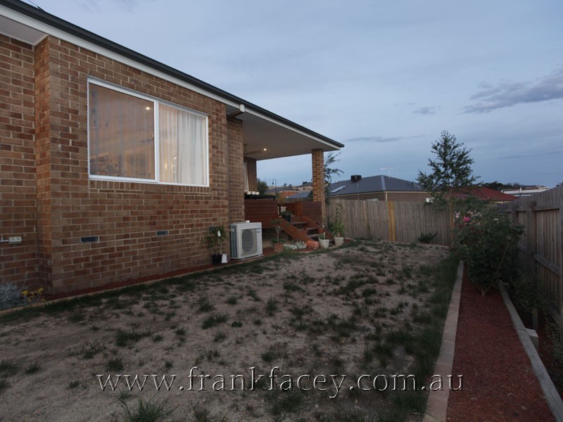 15 Sheldon Drive, Berwick VIC 3806