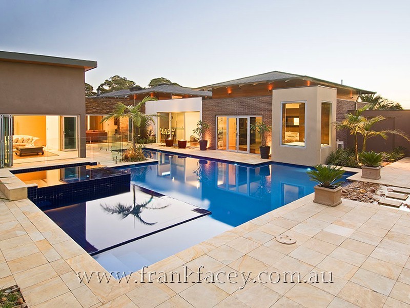 68 Harkaway Road, Berwick VIC 3806