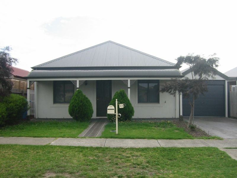 32 The Avenue, Narre Warren South VIC 3805