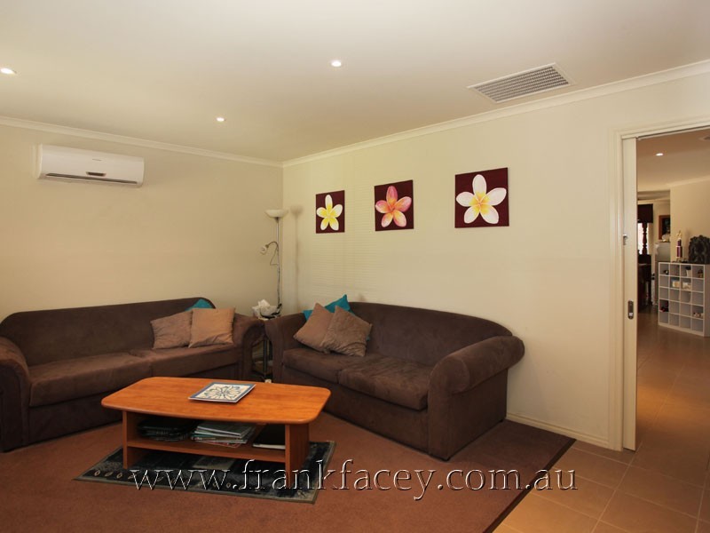 19 Beaconsfield Avenue, Beaconsfield VIC 3807