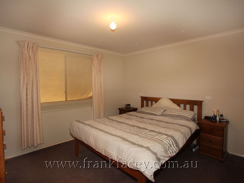 19 Beaconsfield Avenue, Beaconsfield VIC 3807