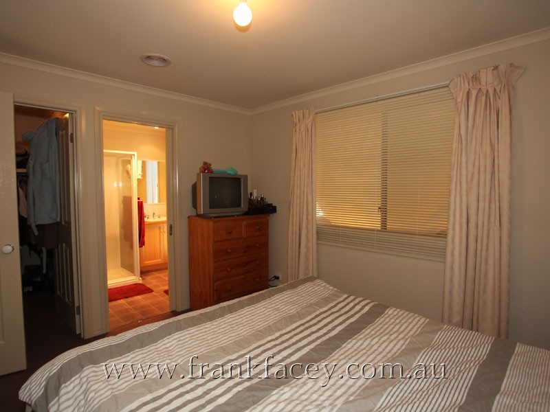 19 Beaconsfield Avenue, Beaconsfield VIC 3807