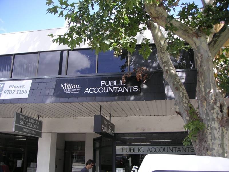 2/6 Gloucester Avenue, Berwick VIC 3806