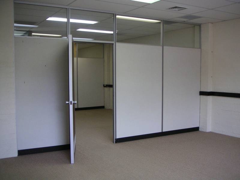 2/6 Gloucester Avenue, Berwick VIC 3806