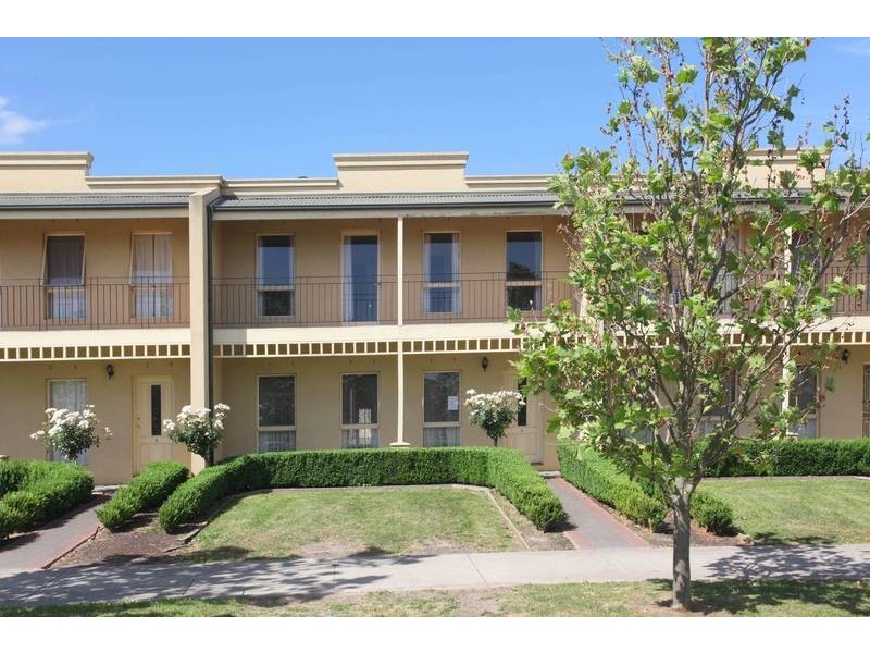 6/10 Parkhill Drive, Berwick VIC 3806