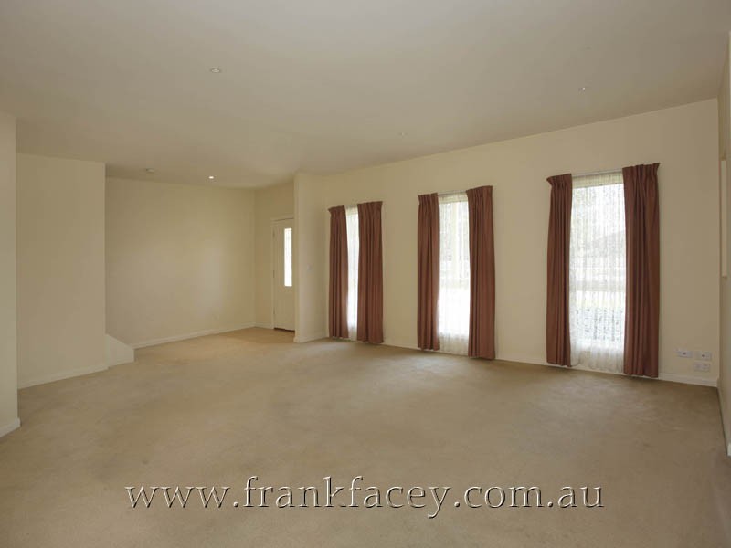 6/10 Parkhill Drive, Berwick VIC 3806