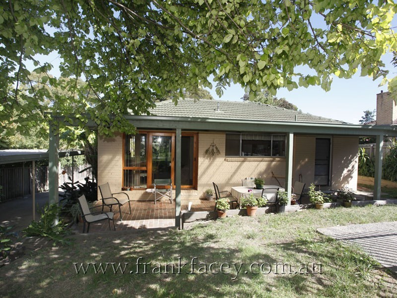 5 Fritzlaff Court, Berwick VIC 3806