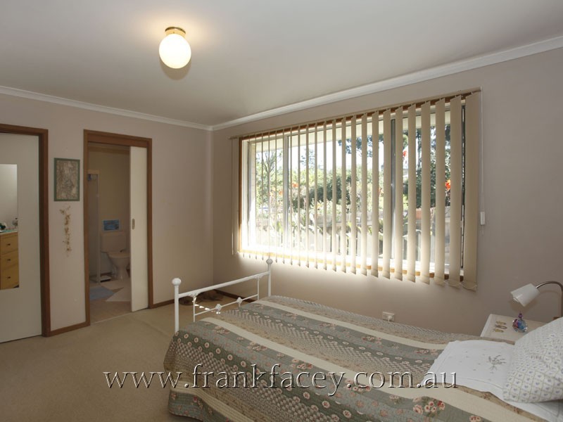 5 Fritzlaff Court, Berwick VIC 3806