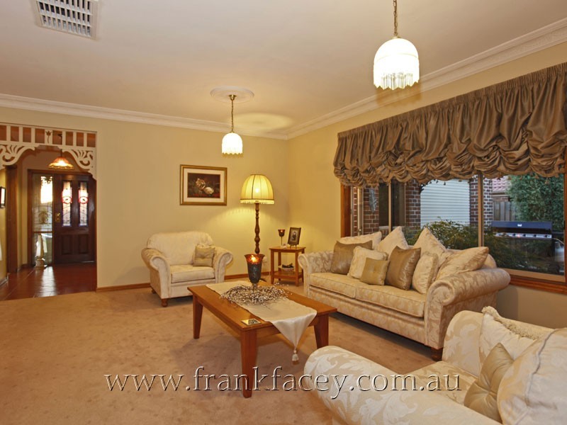 9 Sherman Court, Berwick VIC 3806