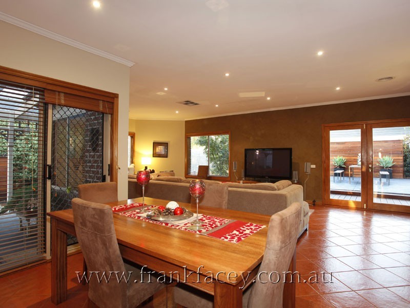 9 Sherman Court, Berwick VIC 3806