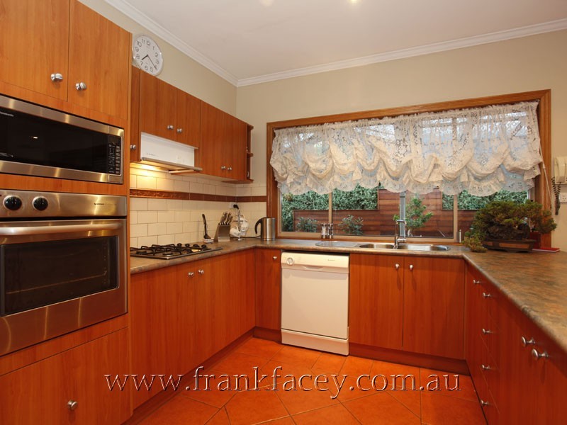 9 Sherman Court, Berwick VIC 3806