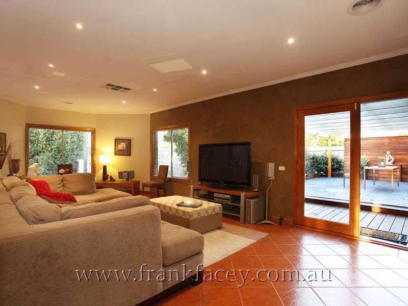 9 Sherman Court, Berwick VIC 3806