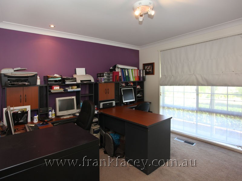 4 Alfred Close, Narre Warren North VIC 3804